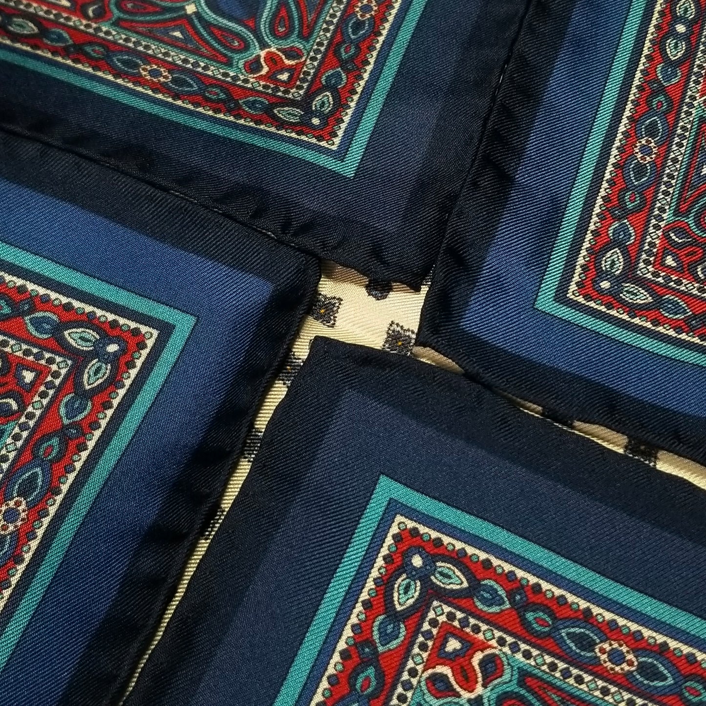 17" Blue & White Geometric Silk Twill Pocket Square