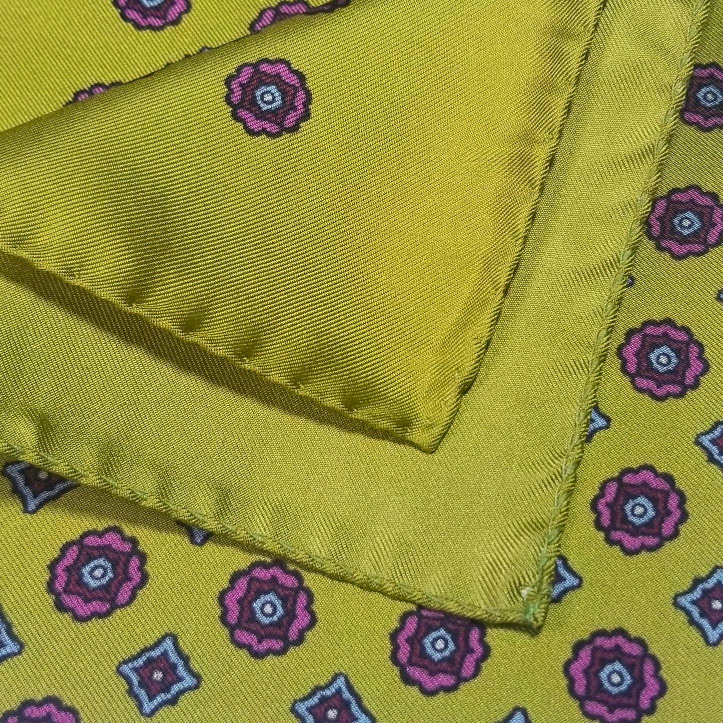 12.5" Gold Geometric Silk Twill Pocket Square