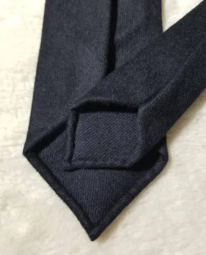 7 Fold Untipped Midnight Blue Cashmere Tie